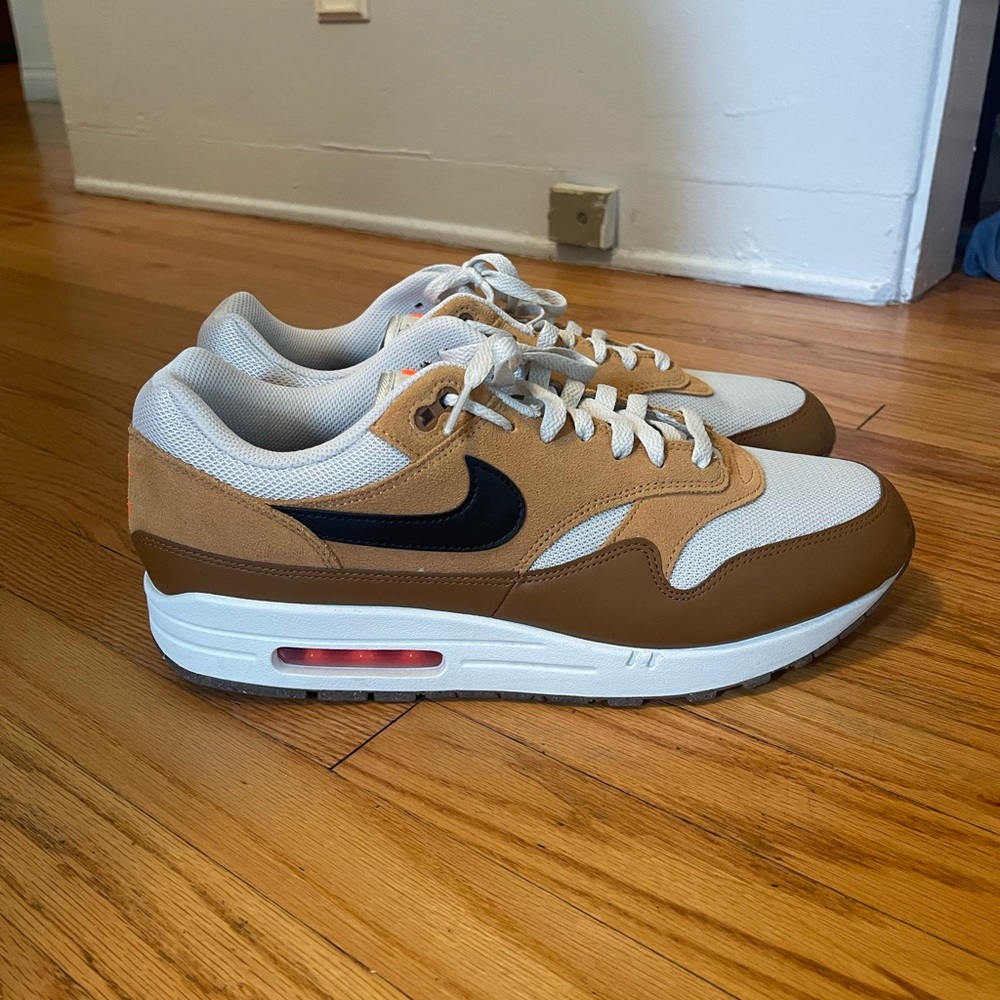 Nike Men's Sneakers - Brown, White, and Black